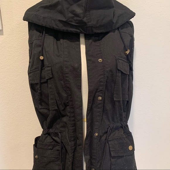 Love Tree Forever 21 Black utility vest 🖤 - Picture 2 of 7